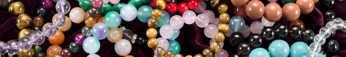 Pulseras y pendientes de minerales