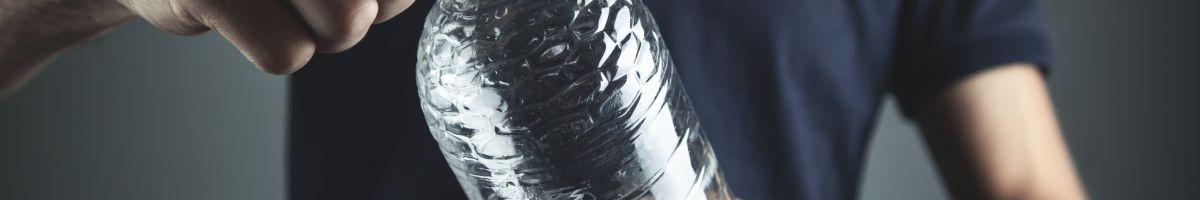 Envases para elaborar los productos cosméticos de los cursos de la Escuela