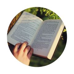 Leyendo un libro 